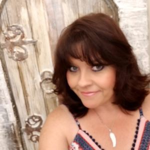 Meet your Posher, Tina